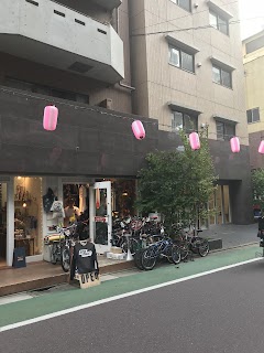 Screamin' Wheels — bike rental in Tokyo